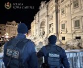 Fontana di Trevi: arrestato borseggiatore che colpiva i turisti, 49enne finisce a Rebibbia