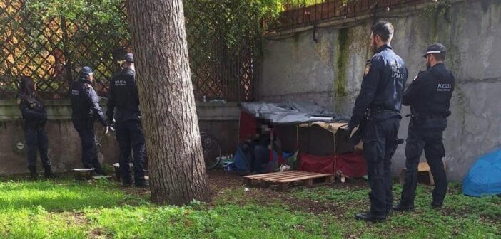 Colle Oppio, controlli e ripristino del decoro: interventi della Polizia Locale nel parco