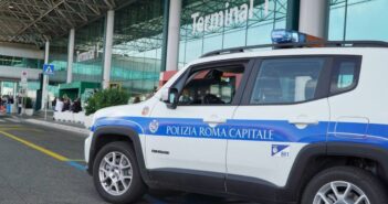 Fiumicino, controlli della Polizia Locale: conducente NCC sorpreso a fare uso di cocaina durante il servizio