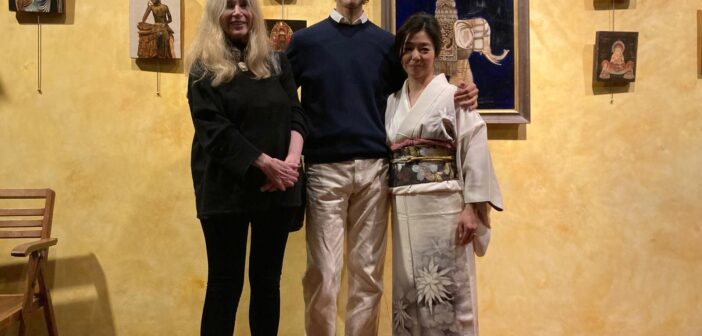 Michi Taguchi incanta Roma: il vernissage “Nel sorriso del Buddha” alla Bibliothè conquista il pubblico