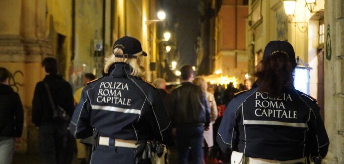 Polizia Locale, 600 controlli nel weekend nelle zone della movida: oltre 15mila euro di sanzioni a due discoteche