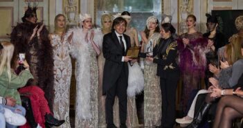 Anton Giulio Grande riceve il Best Womenswear Designer e conquista la Milano Fashion Week