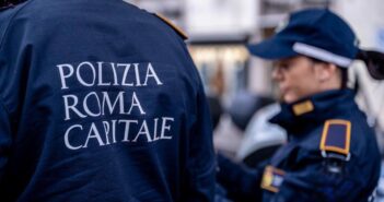 Motoveicolo rubato scoperto sulla Casilina: la Polizia Locale recupera uno scooter durante un controllo