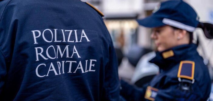 Motoveicolo rubato scoperto sulla Casilina: la Polizia Locale recupera uno scooter durante un controllo