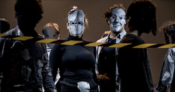 Tentativo di rappresentazione di morte accidentale di un anarchico: a Roma lo spettacolo che unisce memoria, teatro e giovani talenti