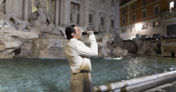 Achille Lauro Incanta Roma: Esibizione A Sorpresa Alla Fontana Di Trevi