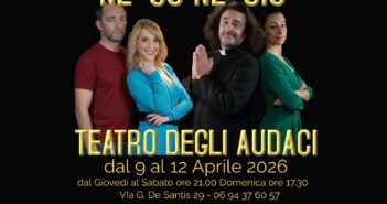 “Né Su Né Giù”: lo spettacolo che trasforma un ascensore in un viaggio tra risate e verità