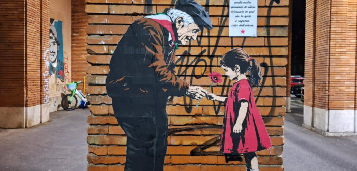 Laika celebra il 25 aprile a Roma: alla Garbatella appare “Senza memoria non c’è futuro”