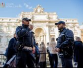 Furto sventato vicino alla Fontana di Trevi: arrestato borseggiatore in pochi istanti