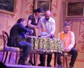 “Morta zia la casa è una mia”: la commedia irresistibile che conquista il Teatro Roma tra risate, colpi di scena e cinismo familiare