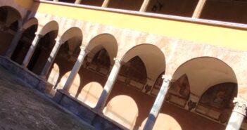 Chiostro di Sant’Onofrio presso l’omonima Chiesa e storia del santo