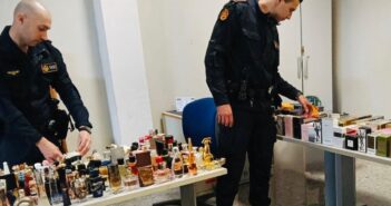 Polizia Locale Roma, stretta su abusivismo e malamovida: maxi sequestro di profumi contraffatti a Porta Portese