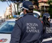 Centocelle, sorpresi mentre tentano di sbloccare uno smartphone rubato: denunciati due uomini