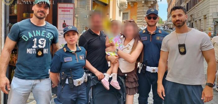 Roma, bambina di 2 anni si perde tra la folla vicino alla Fontana di Trevi: ritrovata dagli agenti della Polizia Locale