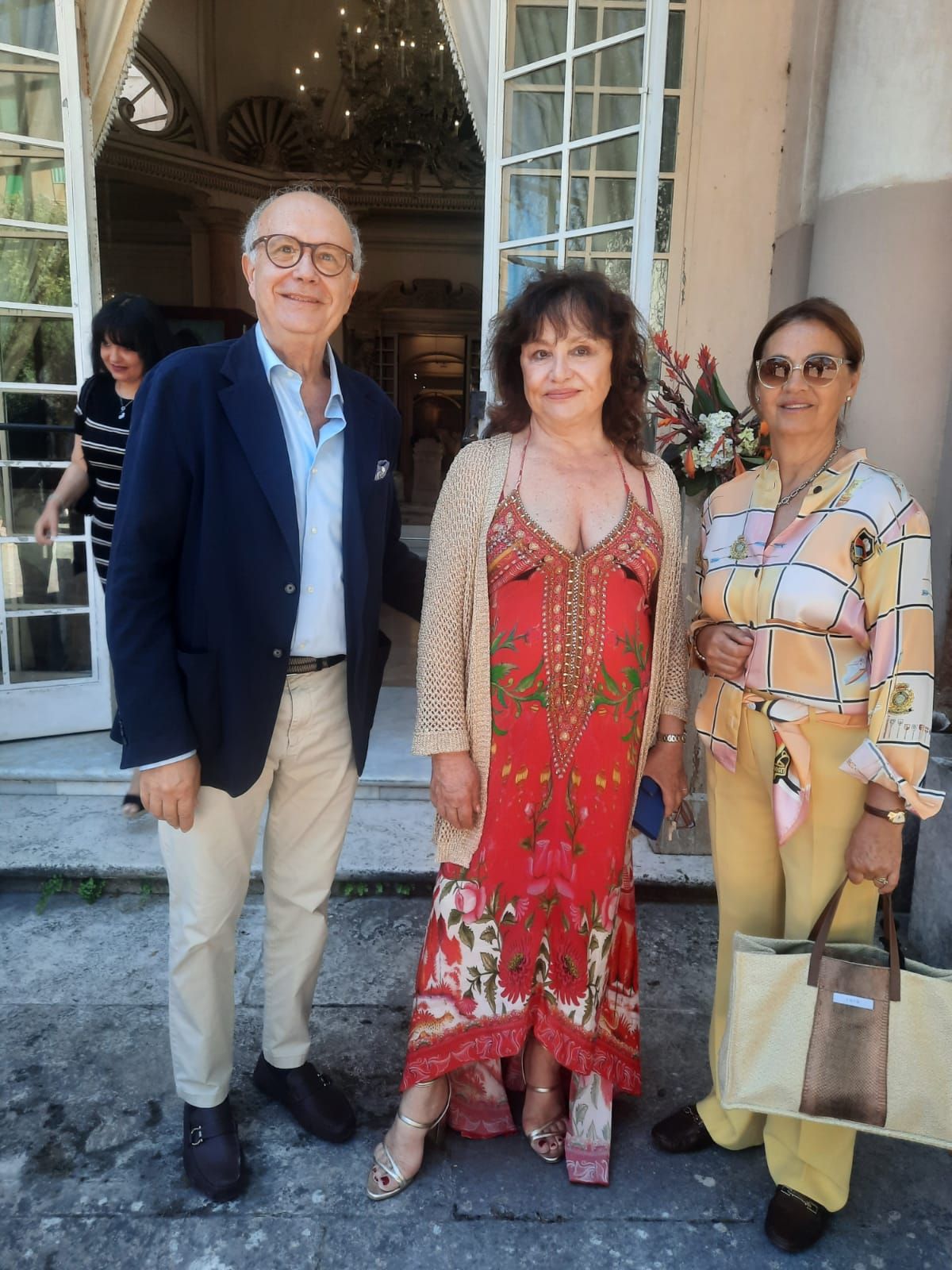 Adriana Russo con l'architetto Romano Mastrella e la moglie Carla .