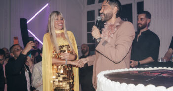 Plumage Party, Alessandra Mussolini festeggia la vittoria al Grande Fratello VIP 2026 tra vip e spettacolo a Palazzo Brancaccio