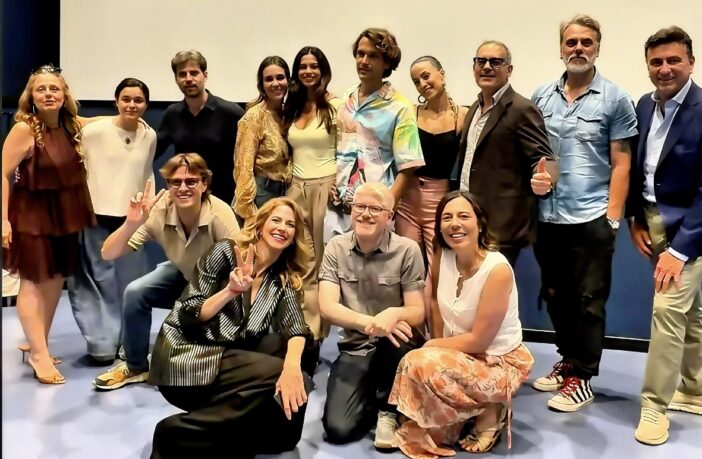 Janet De nardis e cast