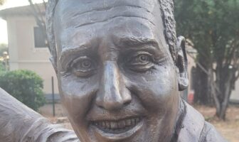 scultura alberto sordi