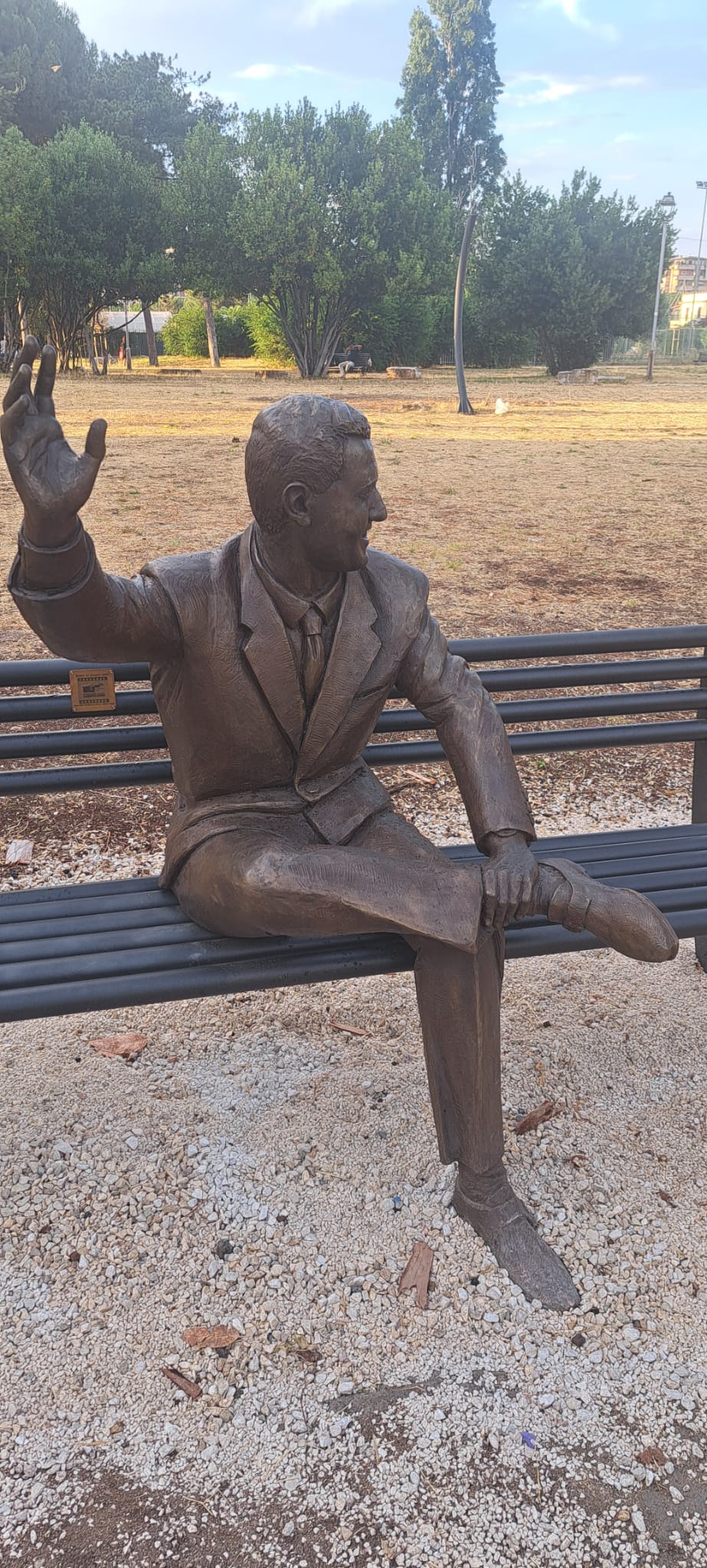 scultura alberto sordi