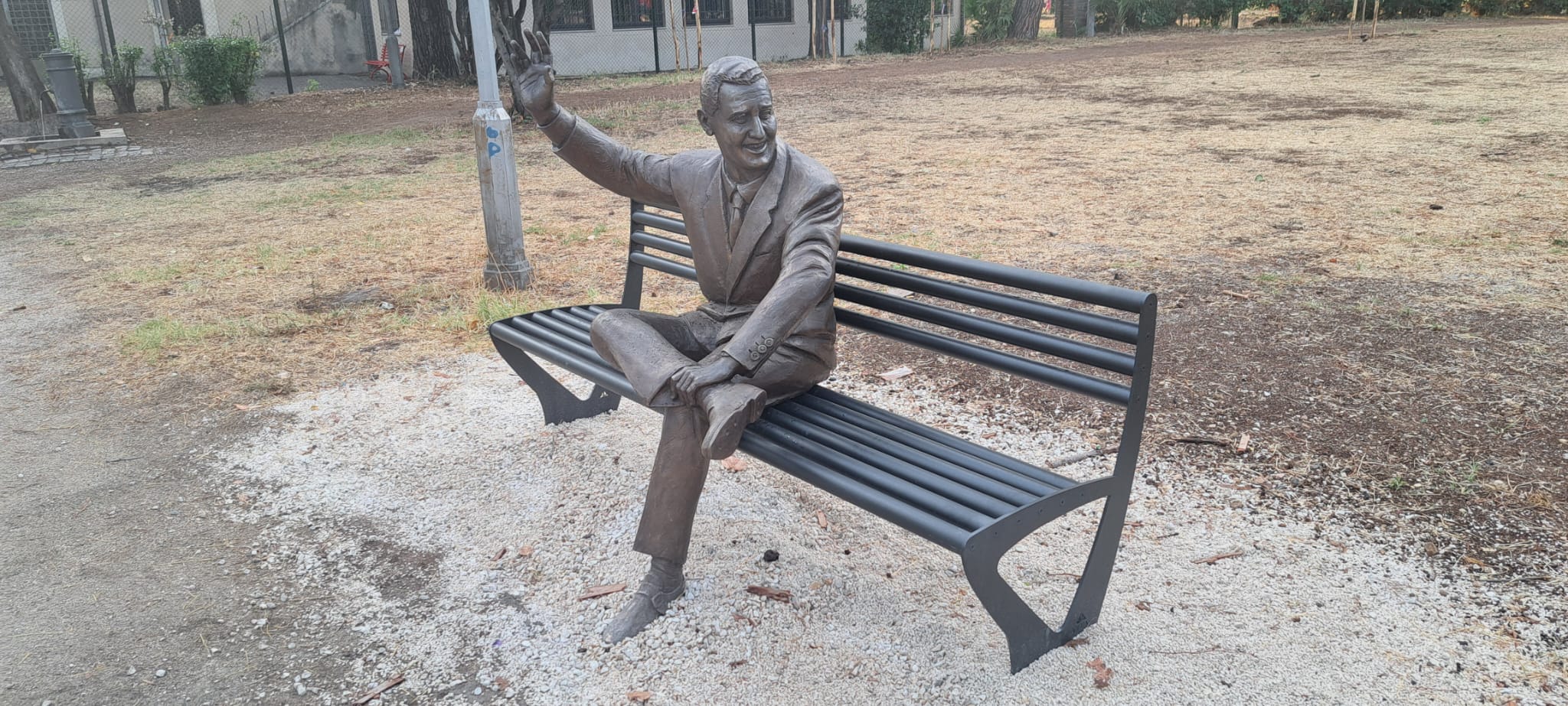scultura alberto sordi
