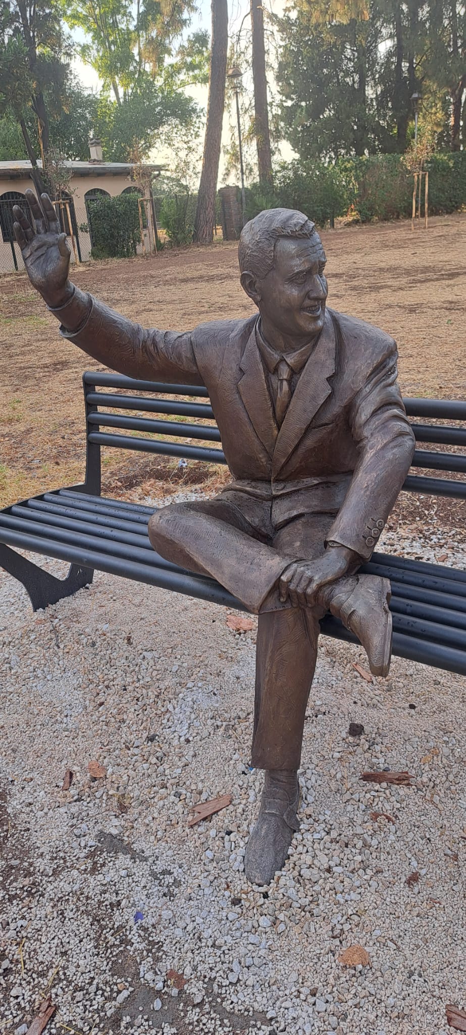 scultura alberto sordi