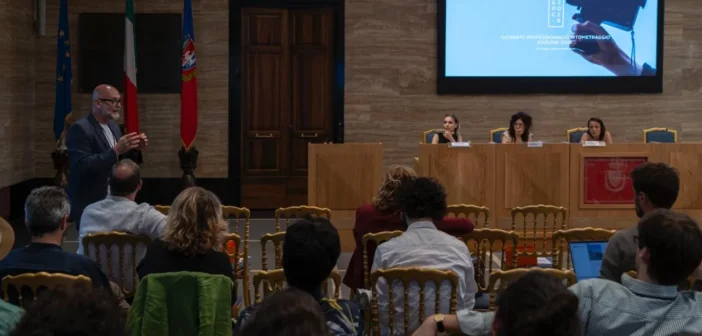 Il cortometraggio si riconosce come industria