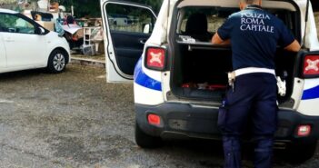 Roma, stretta contro degrado e abusivismo: controlli della Polizia Locale tra Primavalle, Ostia e centro storico