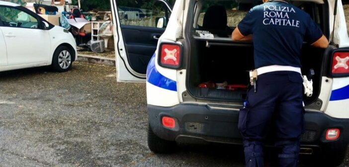 Roma, stretta contro degrado e abusivismo: controlli della Polizia Locale tra Primavalle, Ostia e centro storico