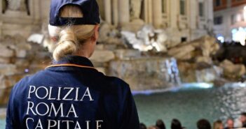 Roma, due persone sorprese nelle fontane monumentali