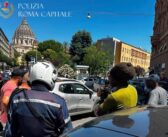 Blitz della Polizia Locale a San Pietro: fermate nove persone, stop alla truffa del “finto dono del braccialetto”