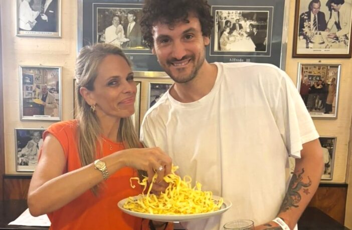 CHIARA-CUOMO-ED-IL-CANTANTE-CARL-BRAVE