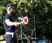Montesacro, travolge una donna e fugge