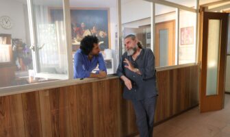 Manfredi Russo e Gigi Miseferi in una scena