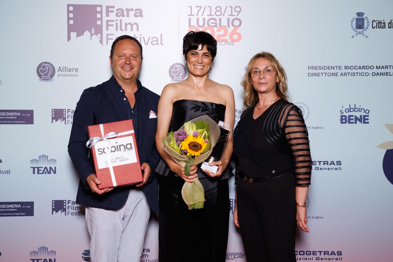 Riccardo Martini, Valeria Solarino e Roberta Cuneo (sindaco Fara e presidente Provincia Rieti) al Fara Film Festival
