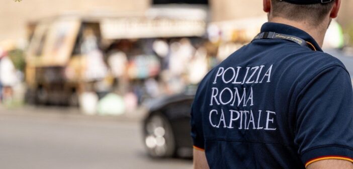 Musei Vaticani, ambulante abusivo aggredisce un agente