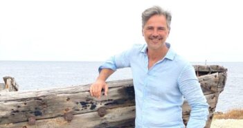 Azzurro – Storie di mare torna su Rai 1 con Beppe Convertini