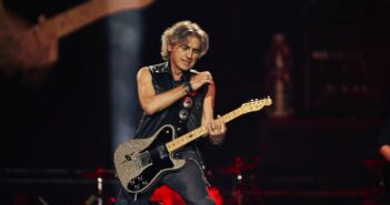 Luciano Ligabue oggi all’Arena di Verona: si accendono le luci de “La Notte di Certe Notti”