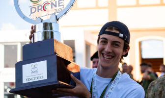 Massimo Colombo Kyle vincitore Categoria Open_ con coppa