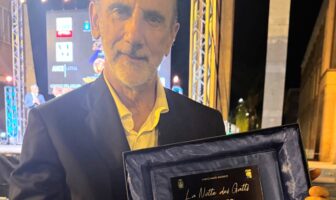 Umberto Scipione con la targa