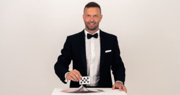 Processo alla Magia: Francesco Frattarelli porta al Teatro Vittoria il processo allo stupore