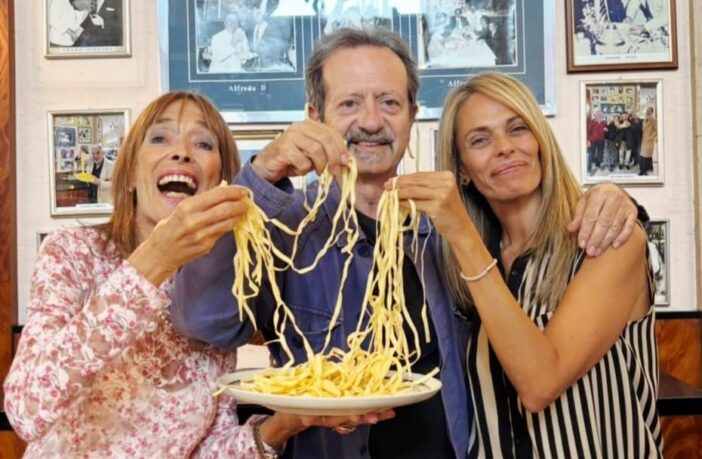 Papaleo con ines di lelio e chiara cuomo patron de il vero alfredo