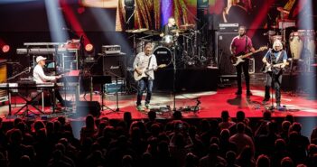 Dire Straits Legacy, tre concerti in Italia per rivivere i grandi successi della band